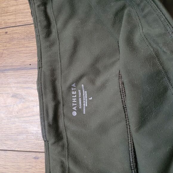 High-Waisted Green Leggings - Picture 6 of 7